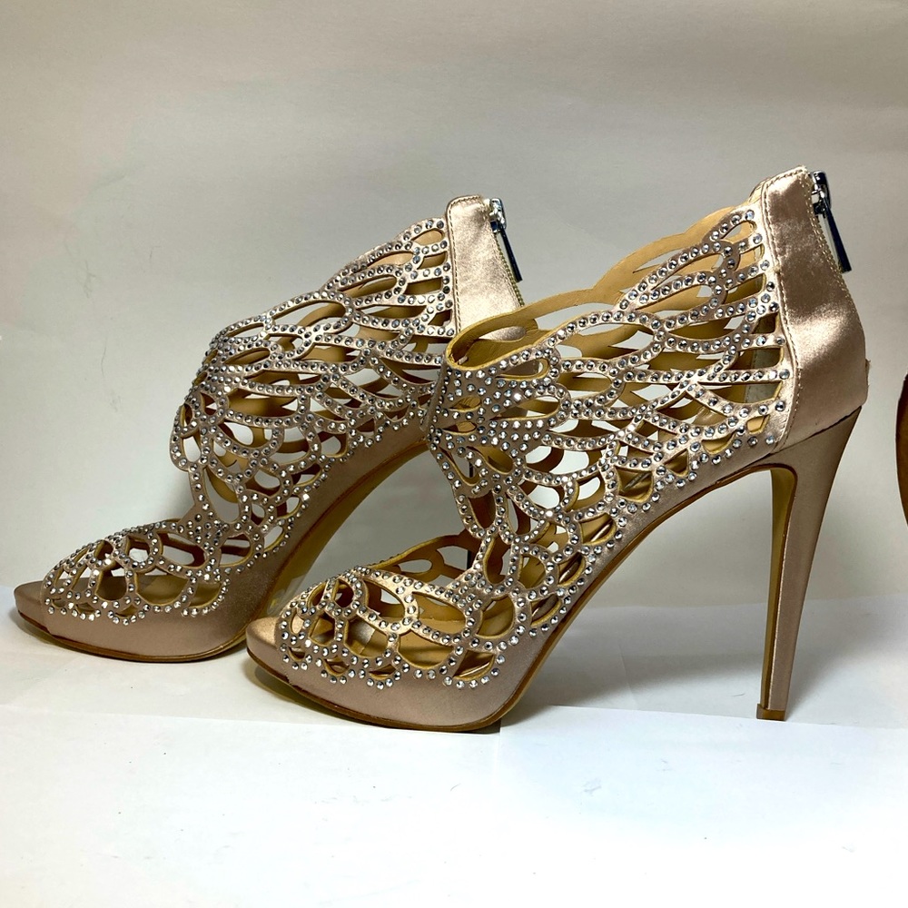 INC INTERNATIONAL CONCEPTS gold jewel heels women’s size 7.5M